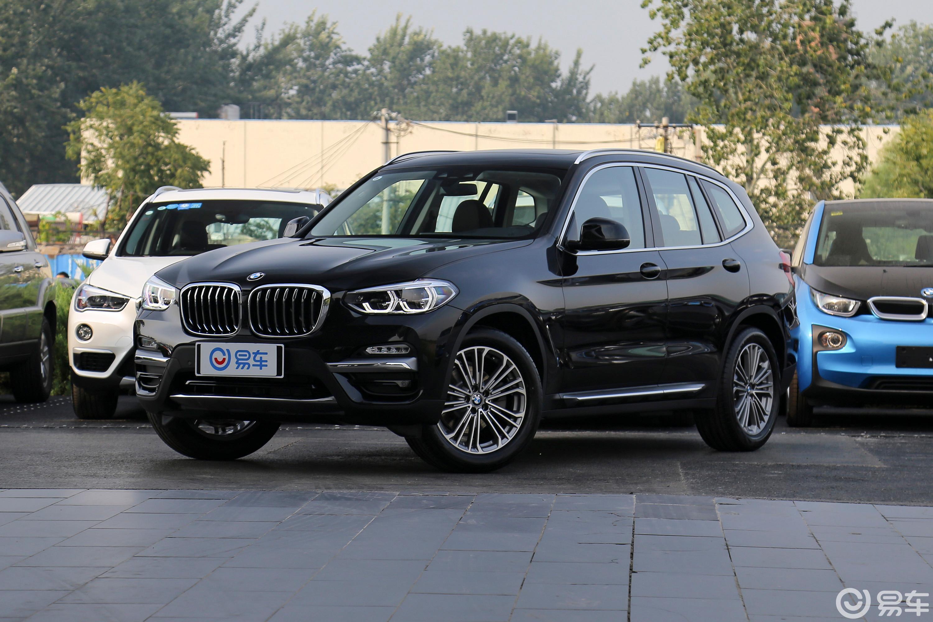【宝马x32018款xdrive 28i 豪华套装 国v侧前45度车头向左水平汽车