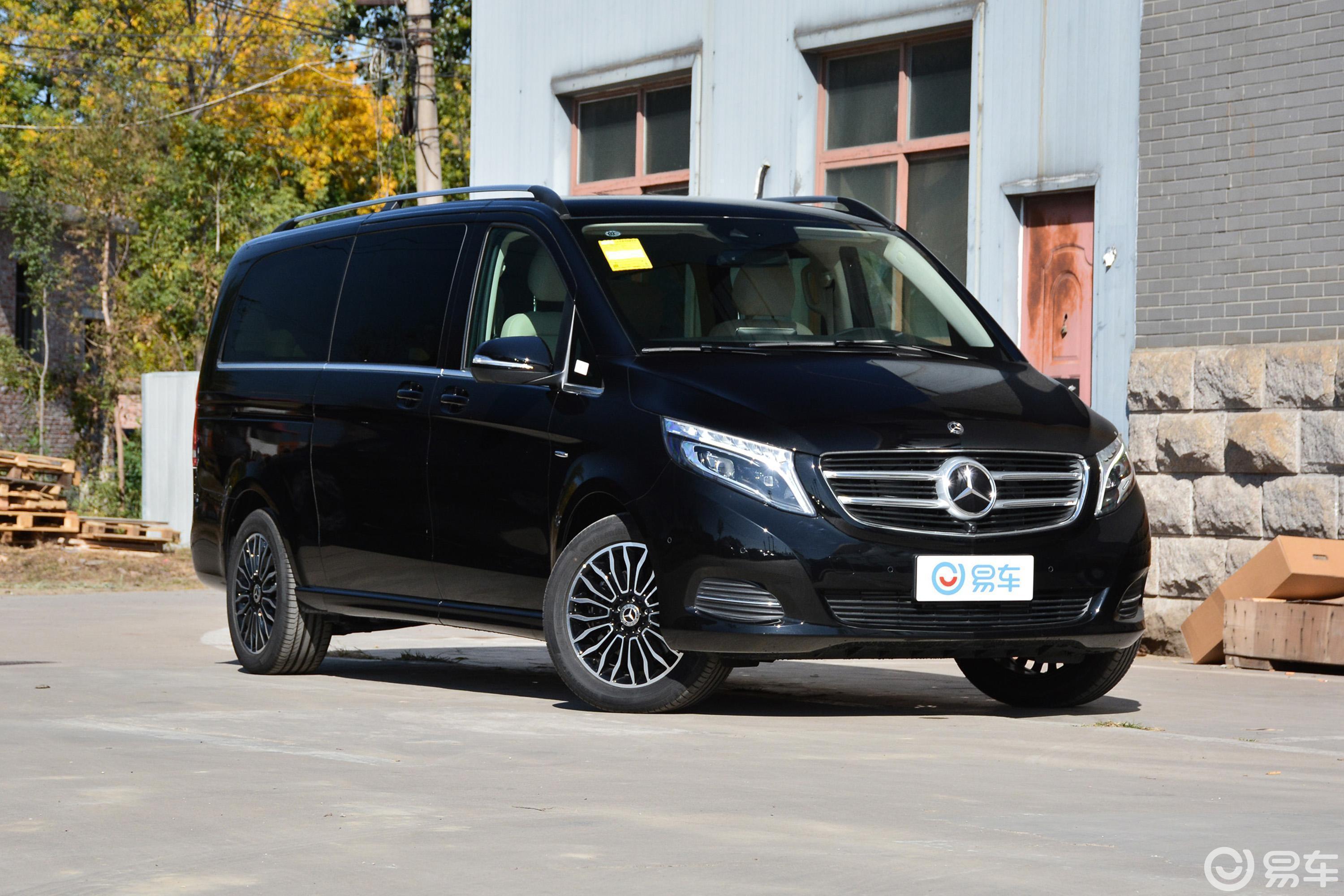 【奔驰v级2018款v 260 l 尊贵加长版侧前45度车头向右水平汽车图片