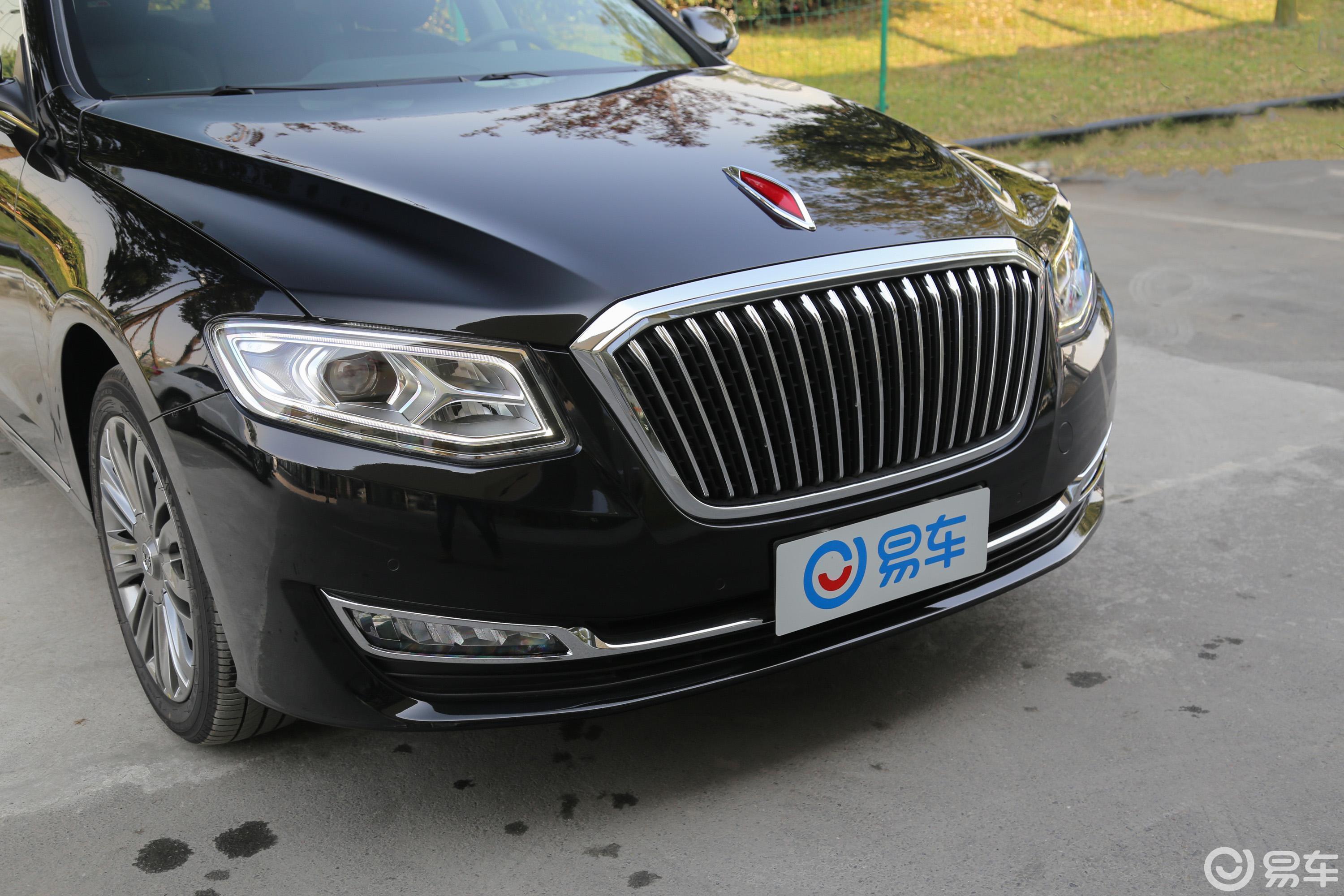 【红旗h72018款35t 60周年纪念版前格栅侧俯拍汽车图片-汽车图片大全