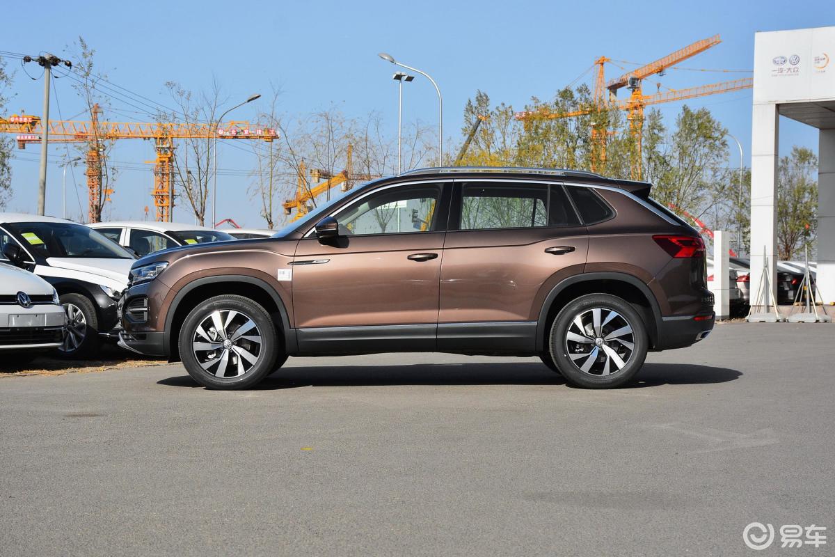 【探岳2019款330tsi 双离合 四驱 豪华型 国v正侧车头向左水平汽车