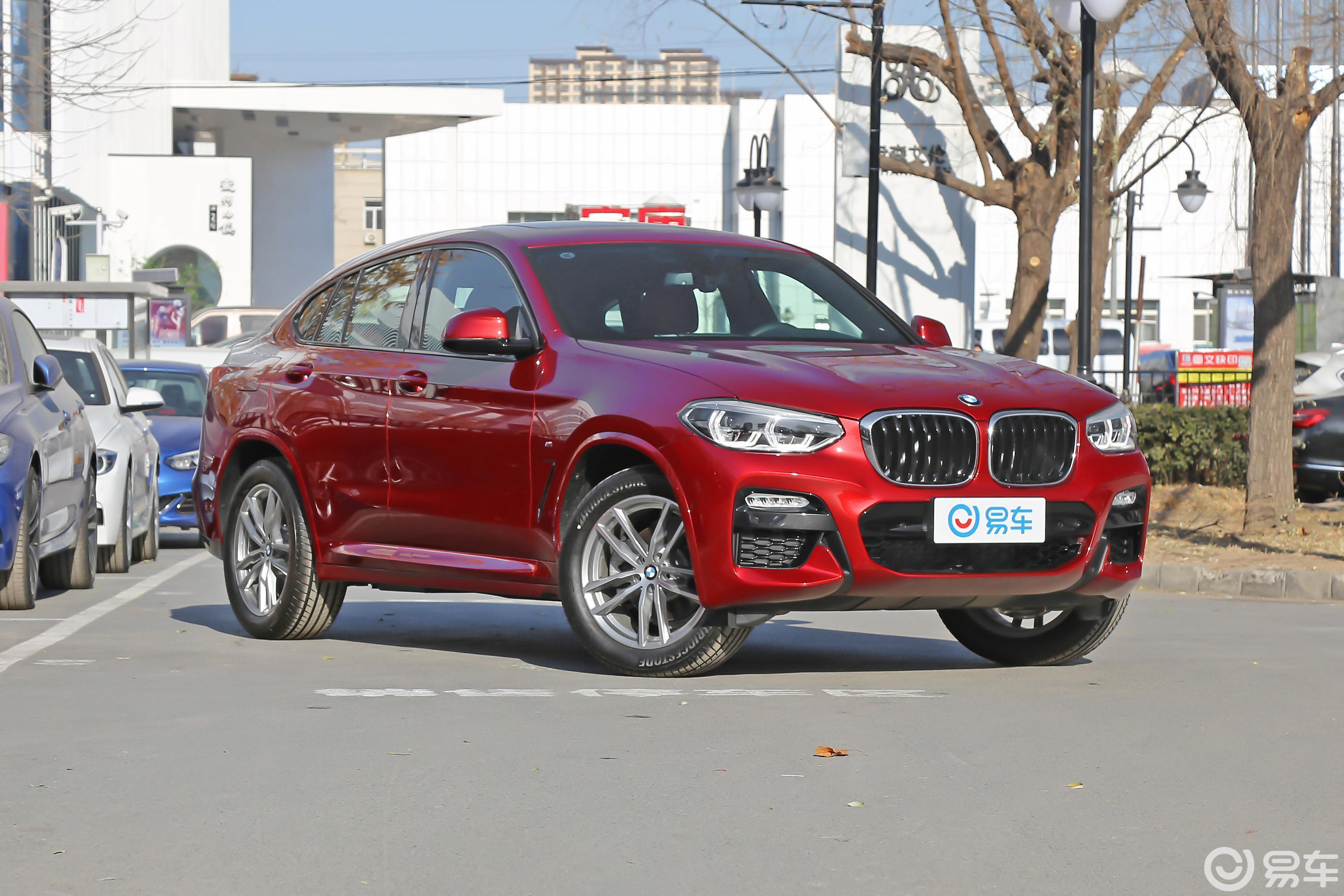 【宝马x42018款xdrive25i m运动套装侧前45度车头向右水平汽车图片