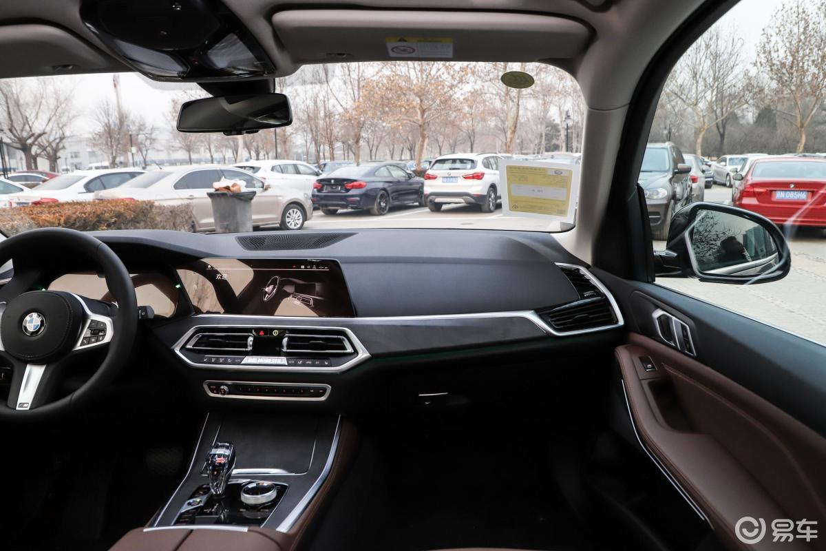 【宝马x52019款xdrive40i m运动套装副驾驶位区域汽车图片-汽车图片