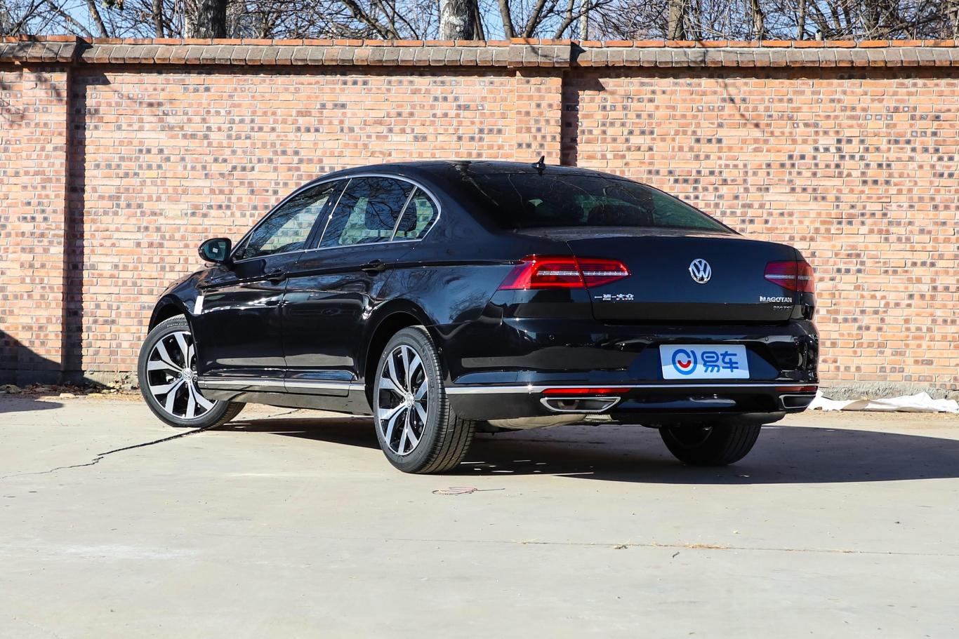 迈腾380tsi 双离合 尊贵型 国v侧后45度车头向左水平