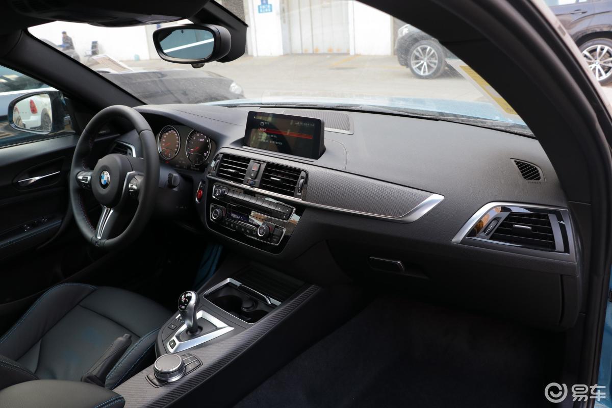 【宝马m22018款m2 雷霆版内饰全景副驾驶员方向汽车图片-汽车图片大全