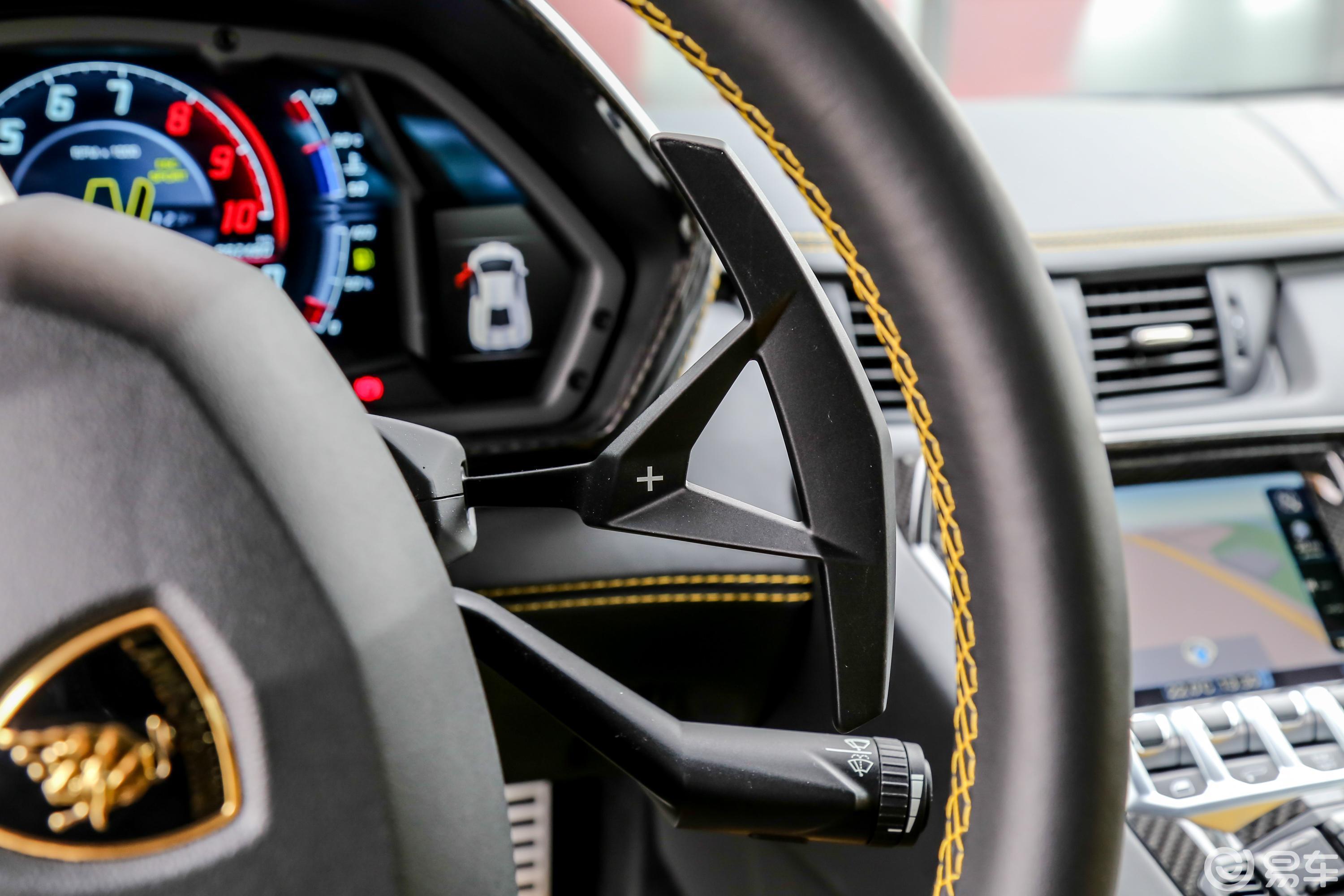 【兰博基尼aventador2017款aventador s coupe内饰汽车图片-汽车图片