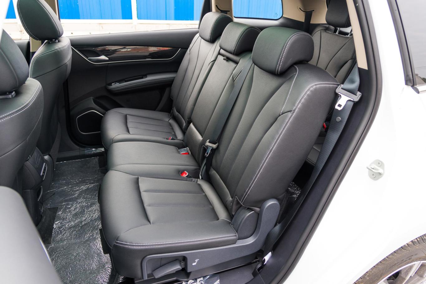 宋max1.5ti 双离合 智联睿动版 7座 国v后排座椅