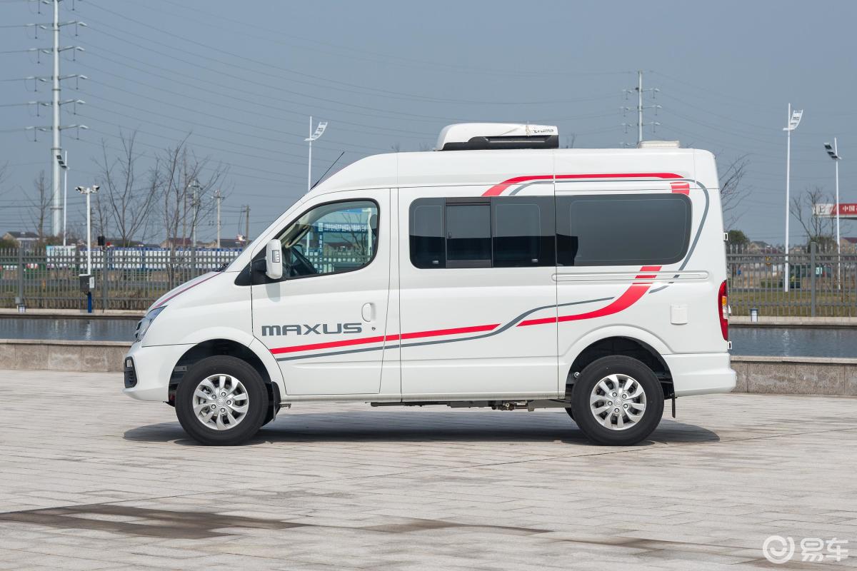 【上汽大通maxus v80房车2019款旅行家v80 s10短轴正侧车头向左水平