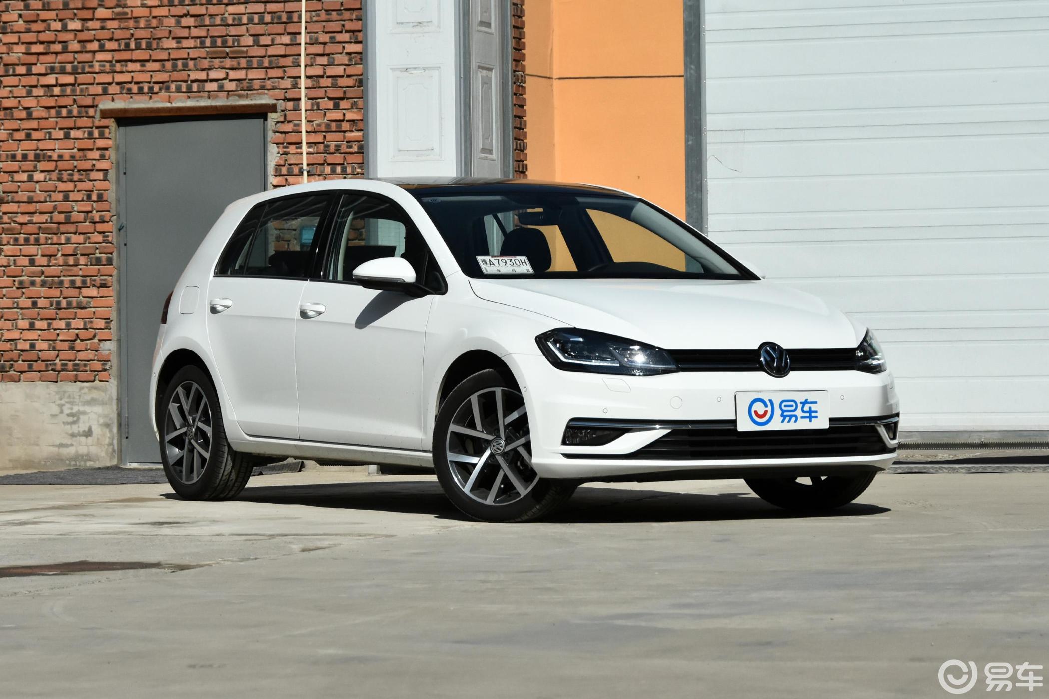 【高尔夫2019款280tsi 双离合 旗舰型 国v侧前45度车头向右水平汽车