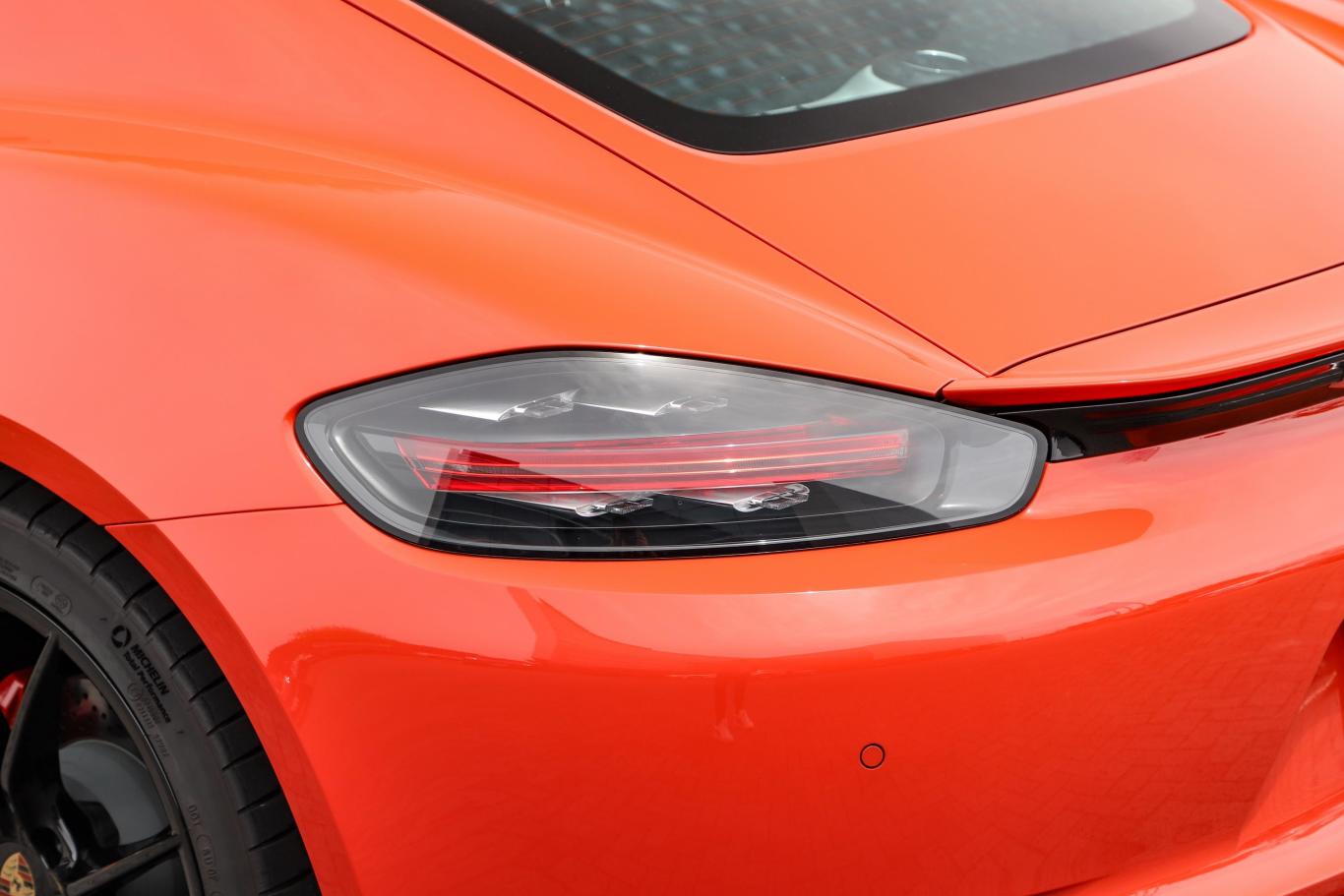 保时捷718cayman s 2.5t尾灯侧45度俯拍