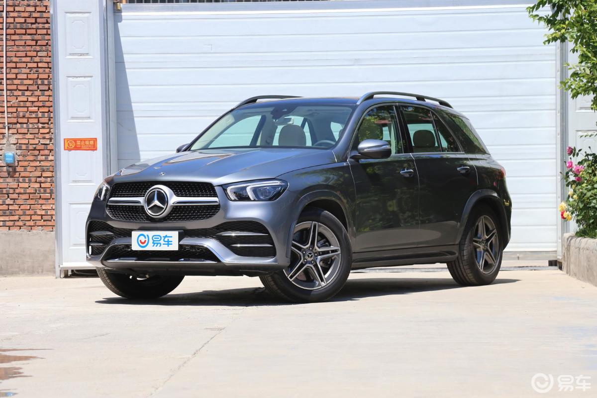 【奔驰gle2020款gle 450 4matic 时尚版侧前45度车头向左水平汽车图片