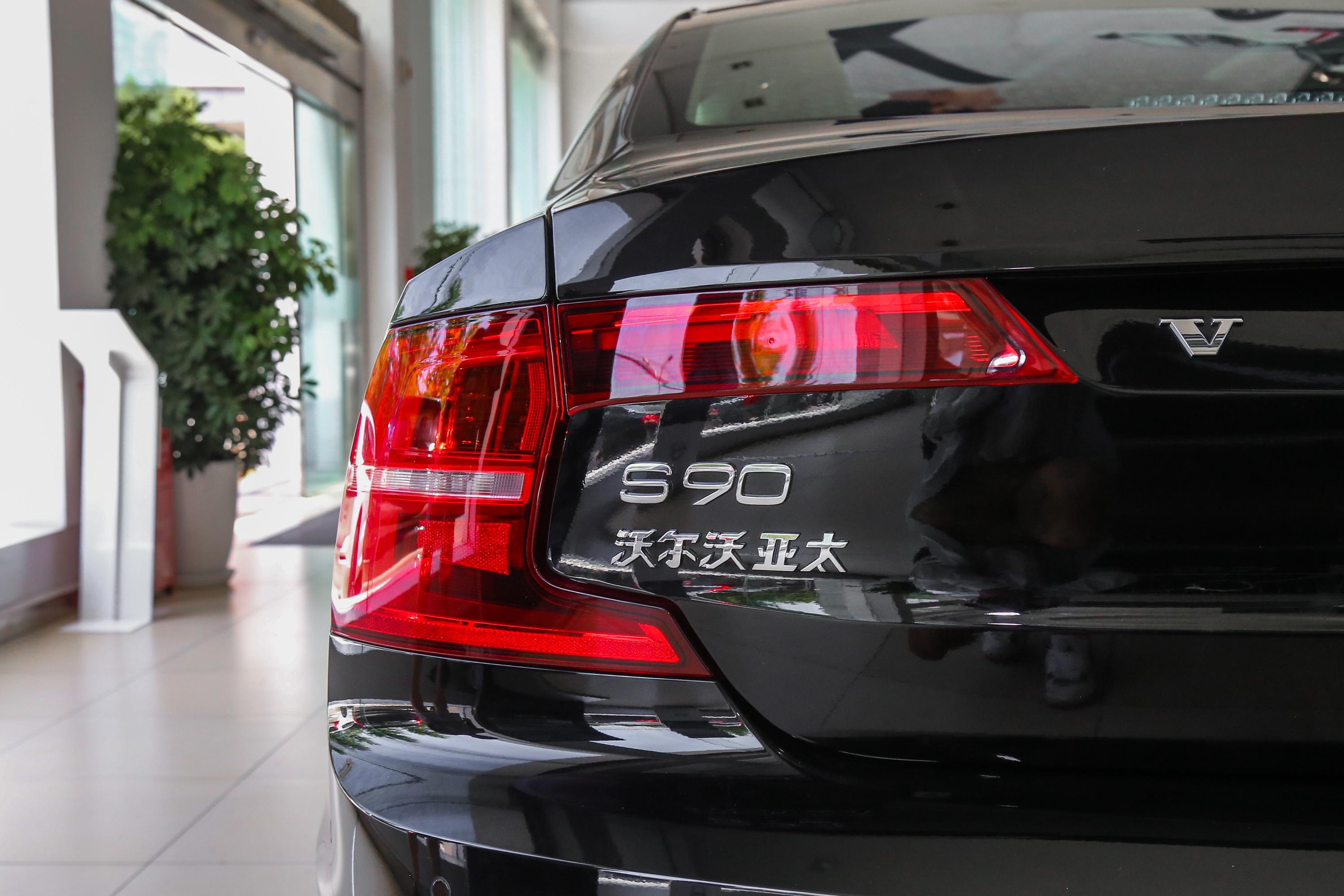 新款国产沃尔沃s90曝光水晶档把全新尾标雷神之锤大灯超酷