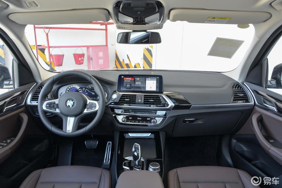 【宝马x32019款xdrive 25i m运动套装内饰全景正拍汽车图片-汽车图片