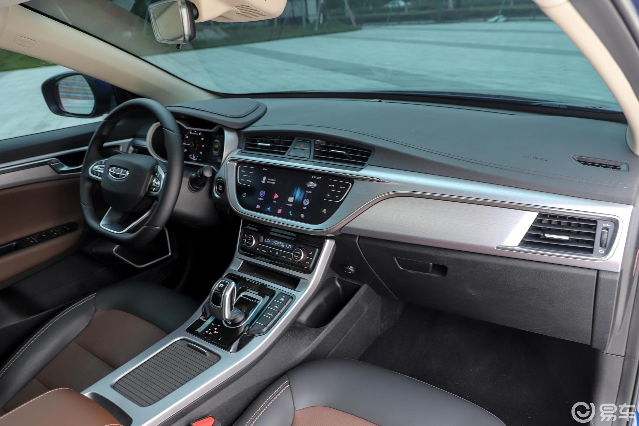 5td 双离合 尊贵智享型内饰全景副驾驶员方向汽车图片-汽车图片大全】