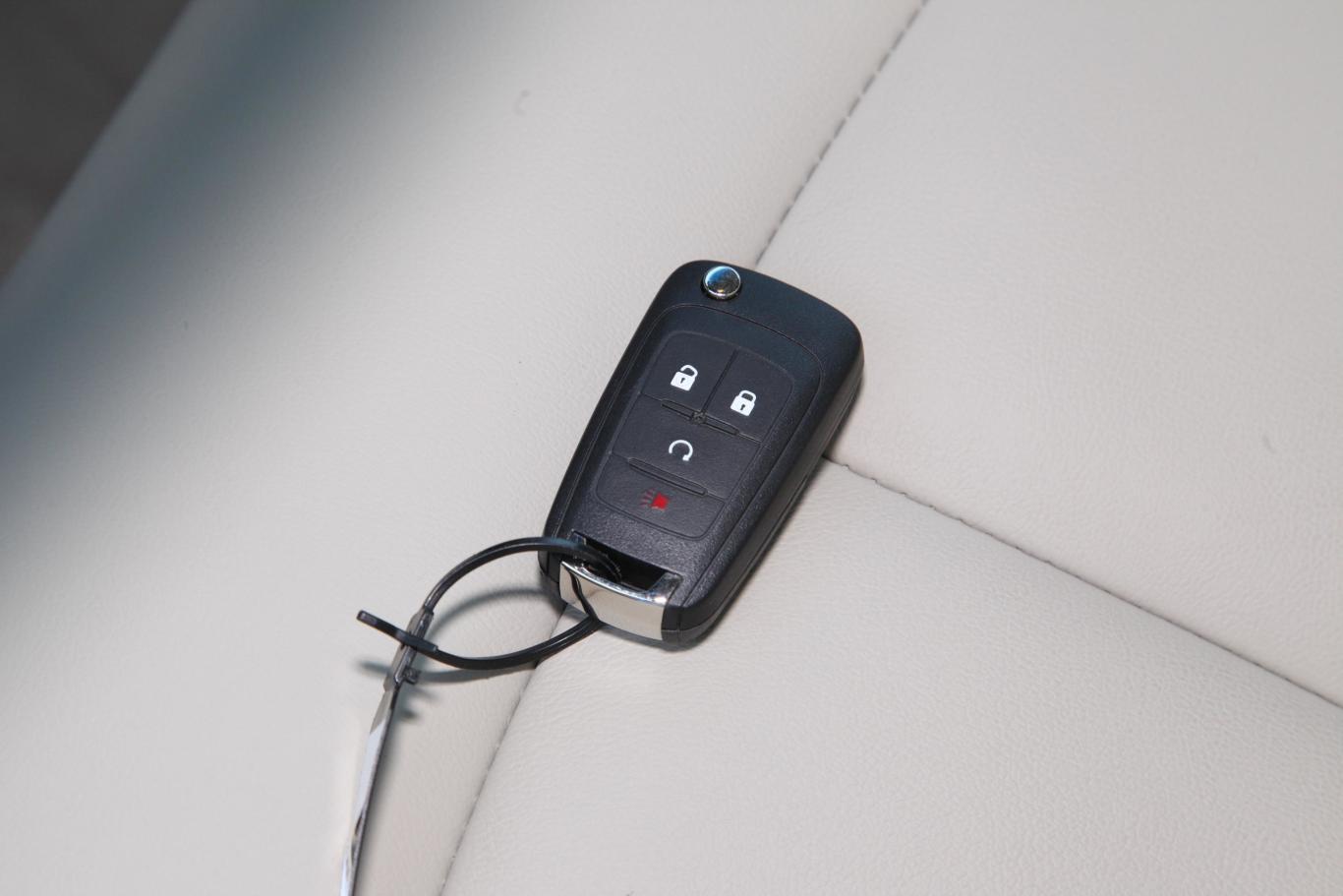 别克gl828t 尊贵版 国vi钥匙正面