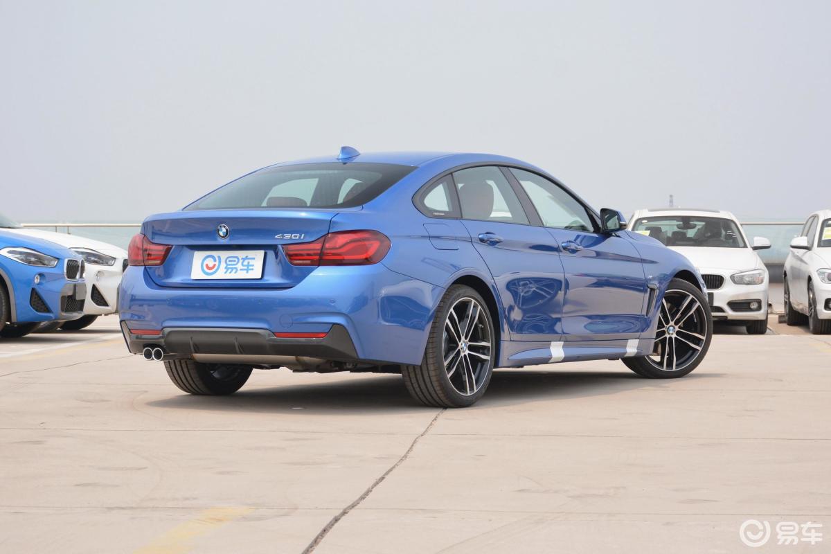 【宝马4系2019款四门轿跑车 430i m运动曜夜版侧后45度车头向右水平