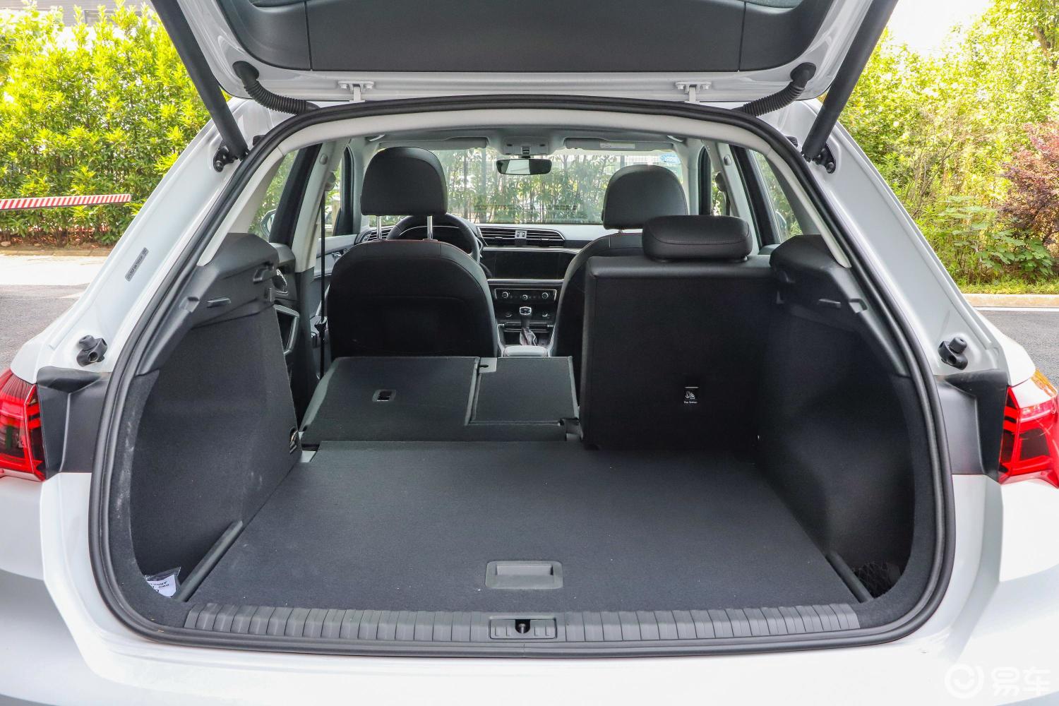 【奥迪q32019款35 tfsi 时尚致雅版空间汽车图片-汽车图片大全】-易车