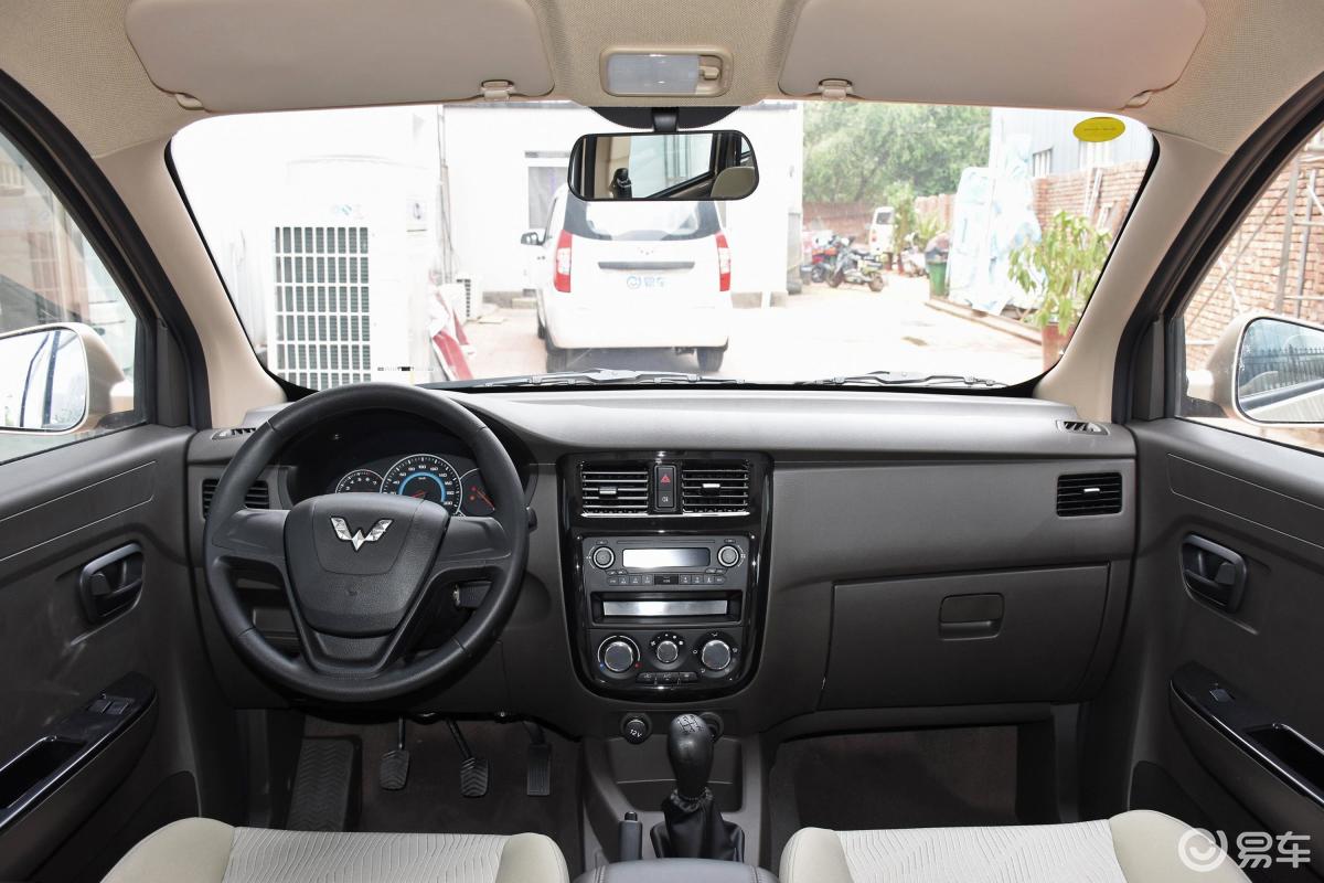 上汽通用五菱  五菱荣光v  2018款  2021款  2020款  2018款  2016款