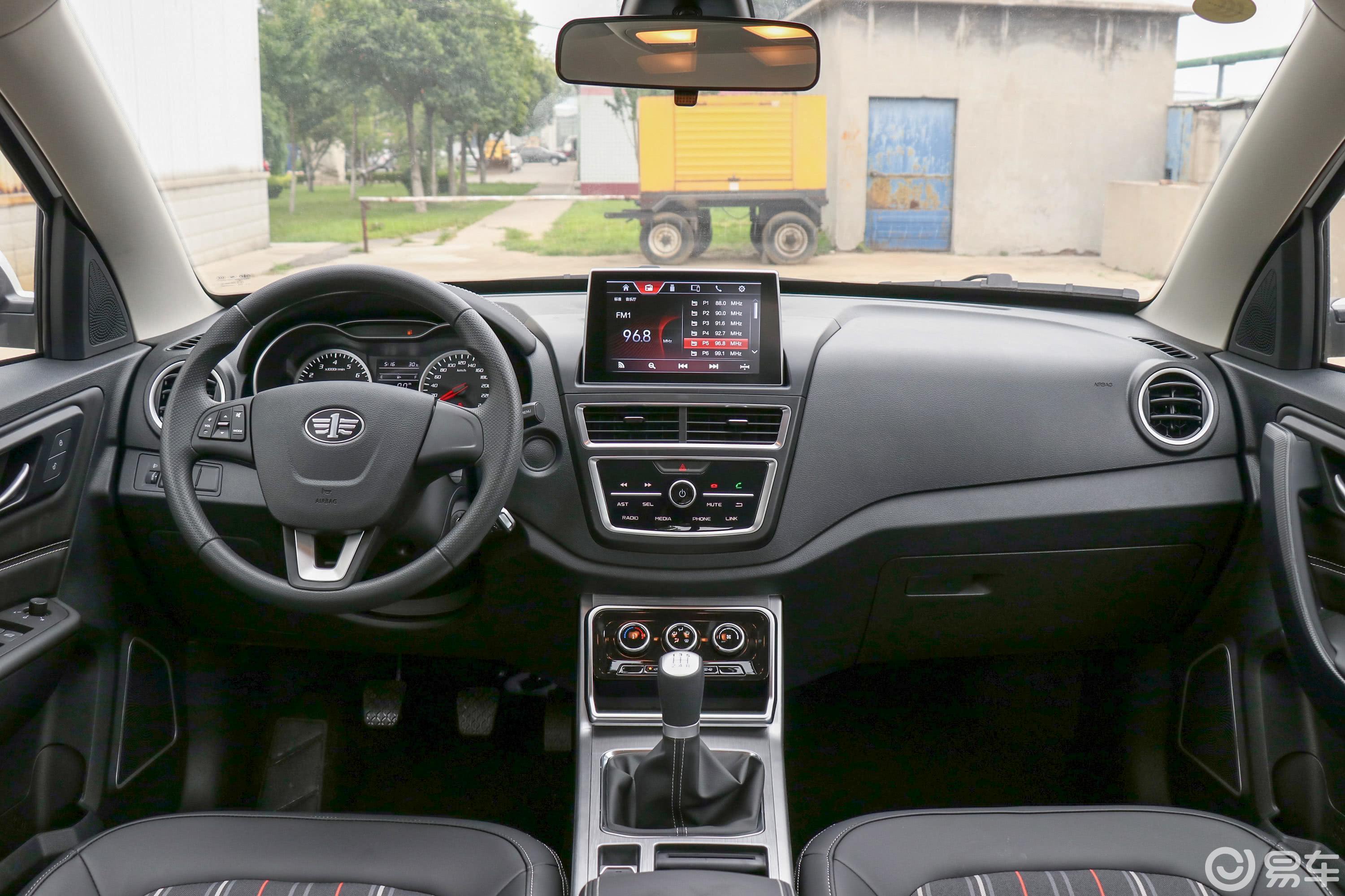 6l 手动 舒适型 国vi内饰全景正拍图片-汽车图片大全】-易车