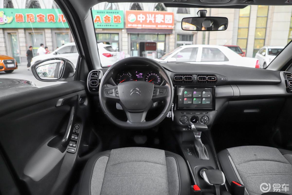【雪铁龙c3-xr2019款230thp 双离合 origins百年臻享版内饰全景副驾驶