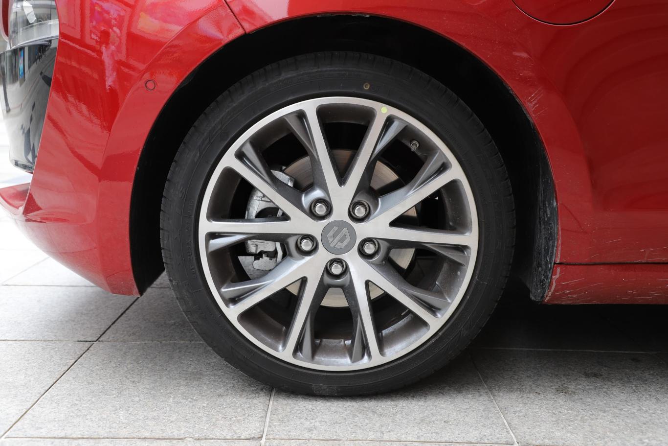 零跑s01380 pro前轮毂造型