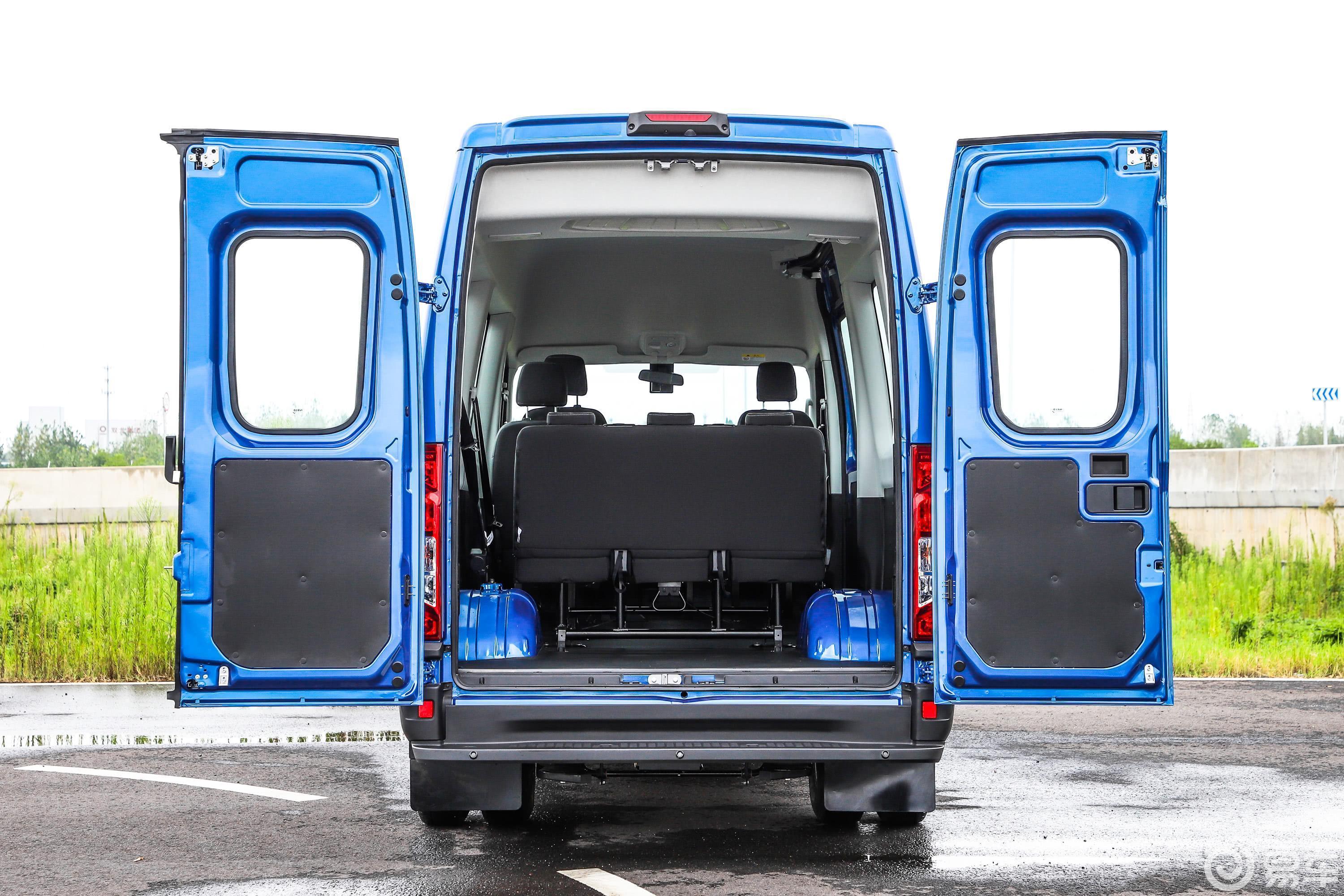 【依维柯欧胜2020款超瑞系列 3.