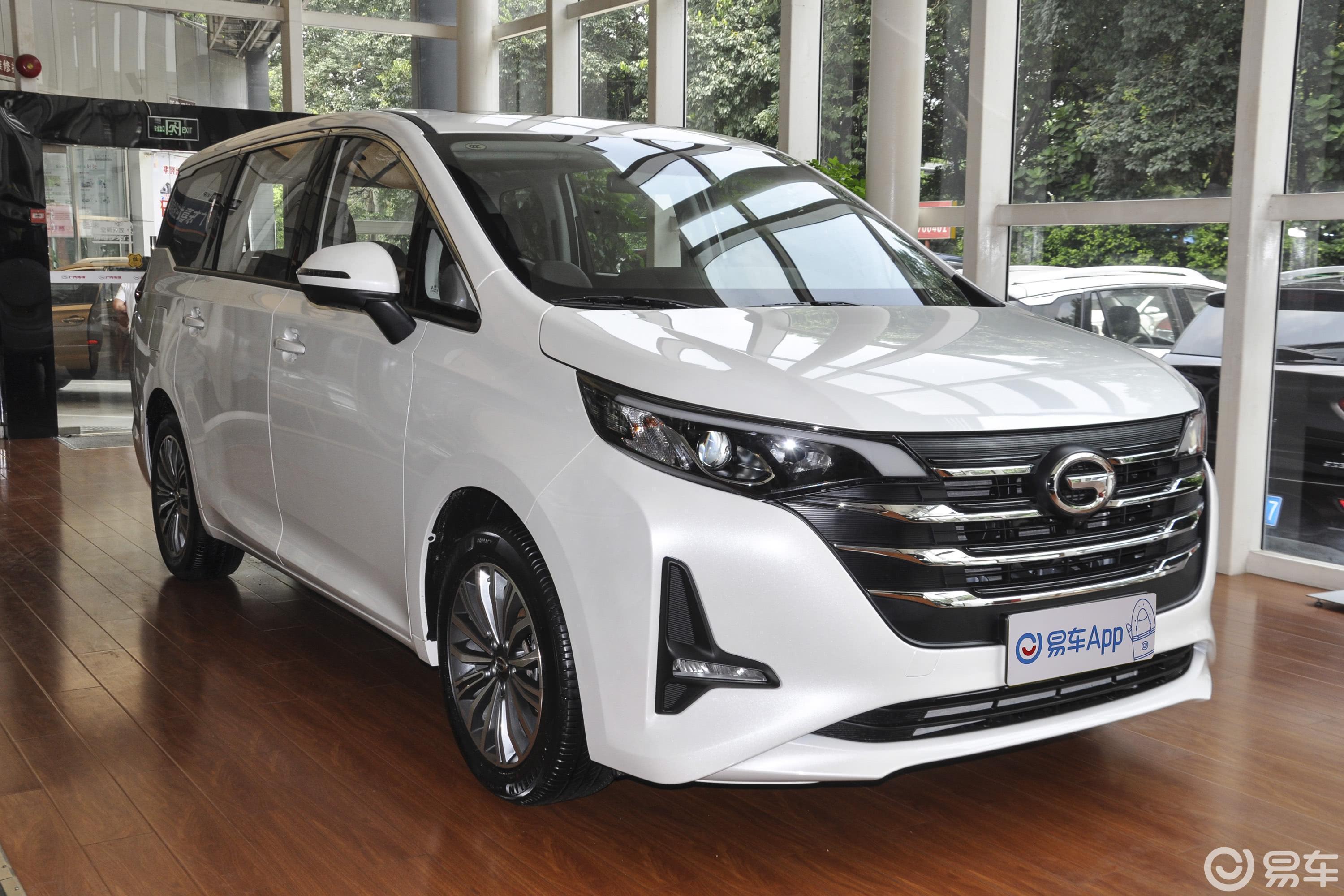 【传祺gm62019款270t 双离合 尊荣版 7座 国vi侧前45度车头向右水平