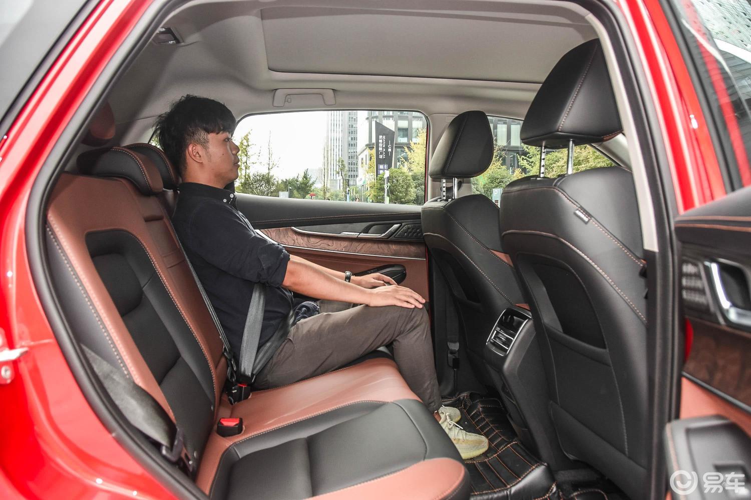 6t 双离合 星睿版后排空间体验汽车图片-汽车图片大全】-易车