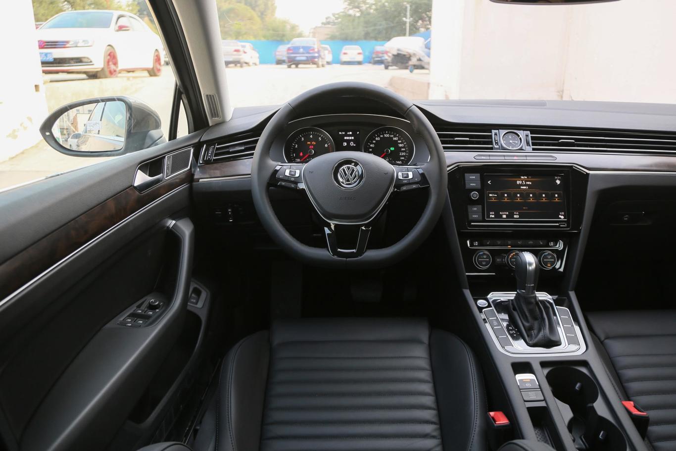 迈腾330tsi 双离合 豪华型 国vi内饰