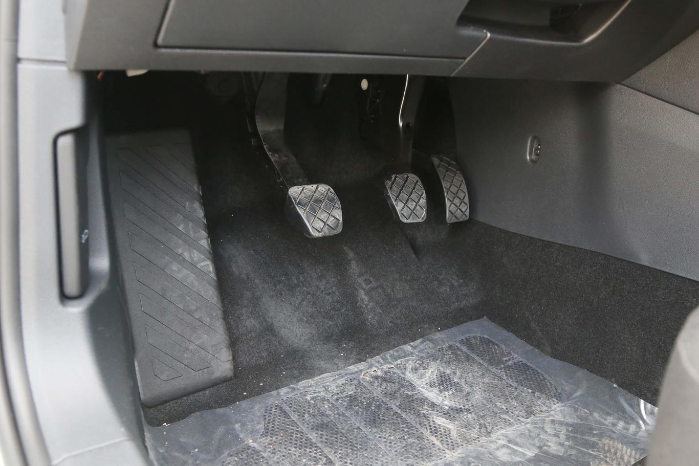 宝来1.5l 手动 时尚型脚踏板