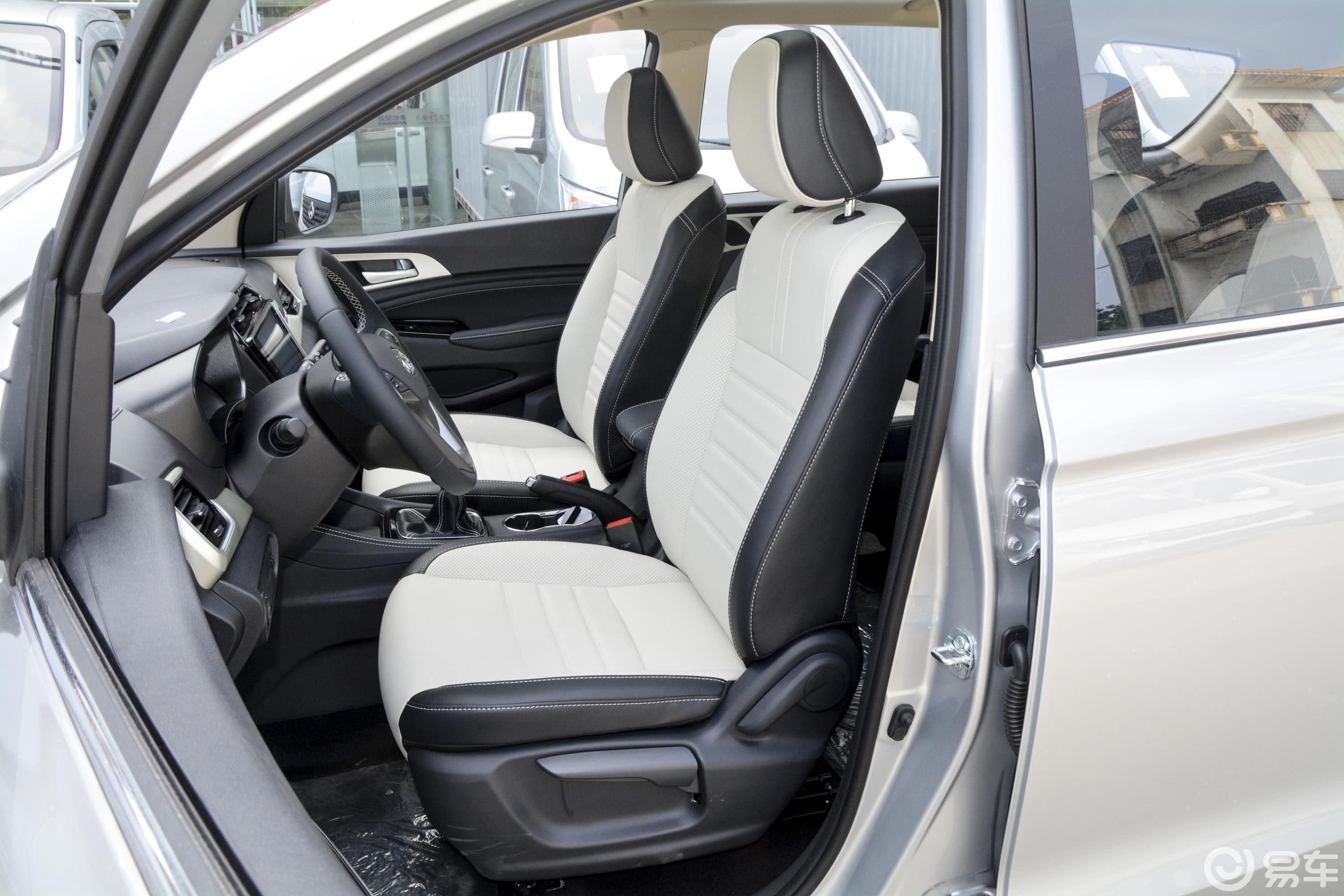 【长安欧尚a8002019款1.