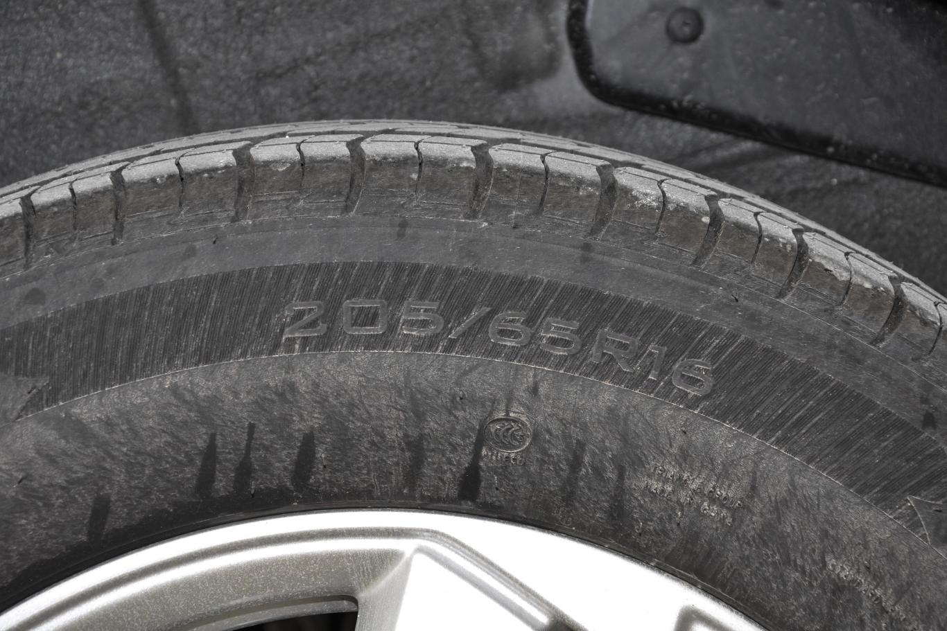 五菱宏光plus1.5t 手动 舒适型 7座动力底盘