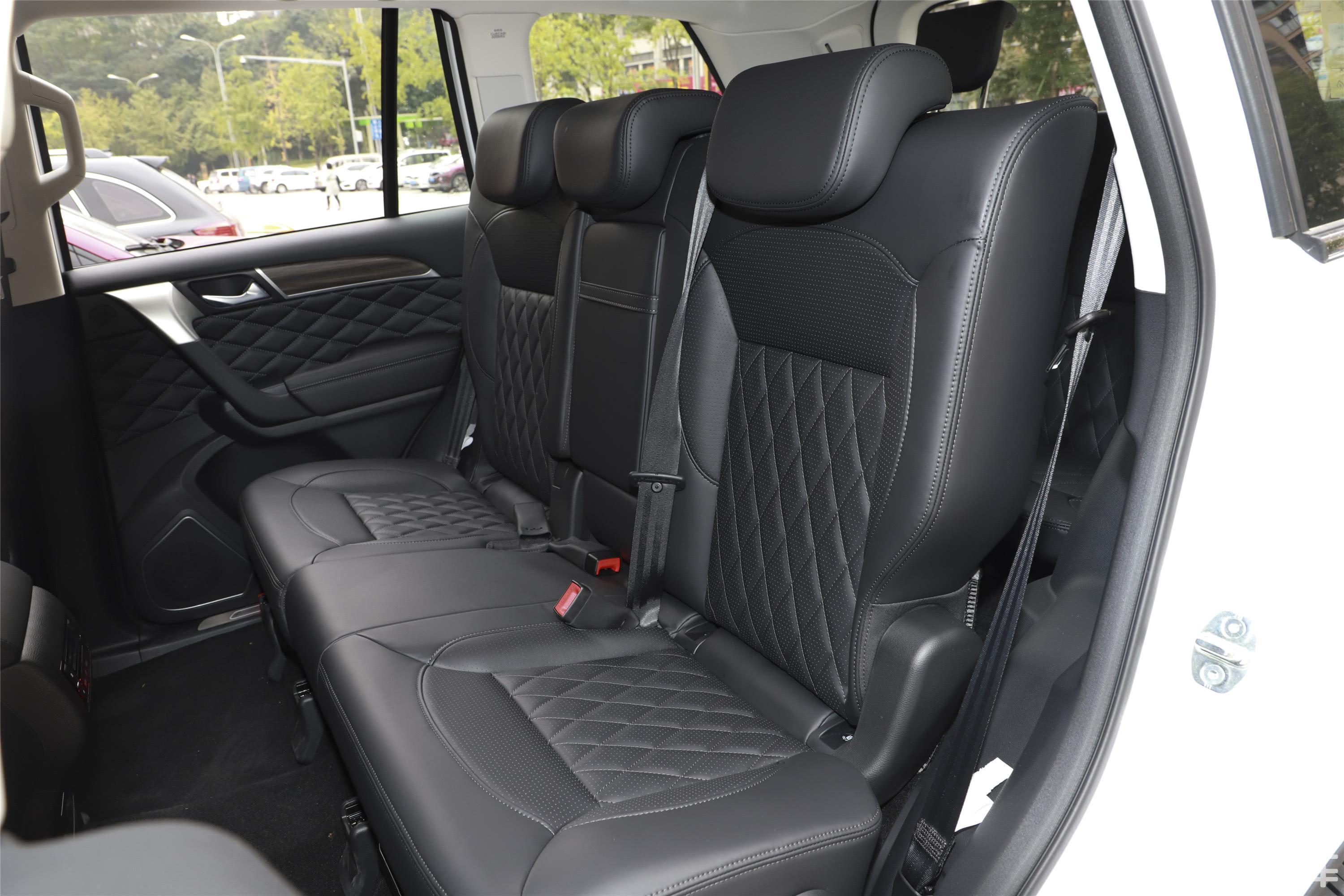 【哈弗h92020款2.