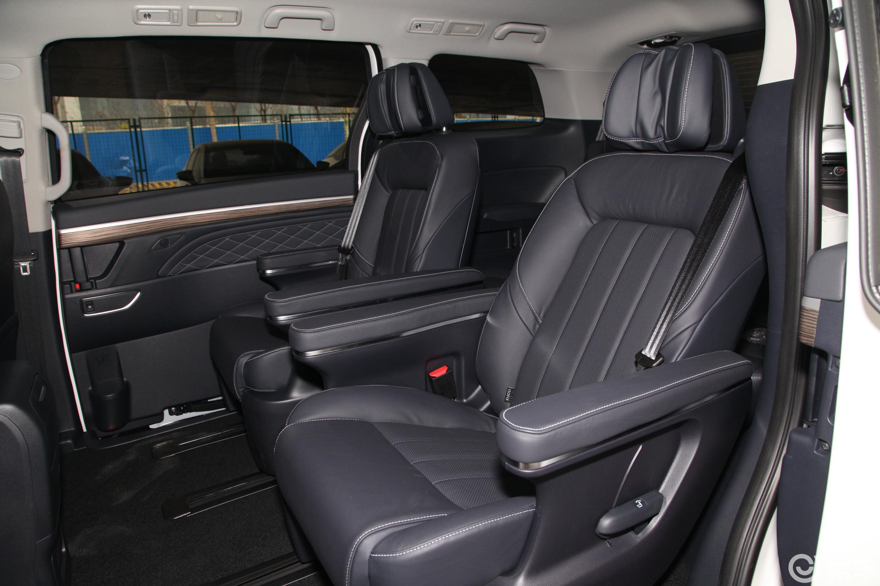 【传祺gm82020款领航款 390t 尊享版后排座椅汽车图片-汽车图片大全】