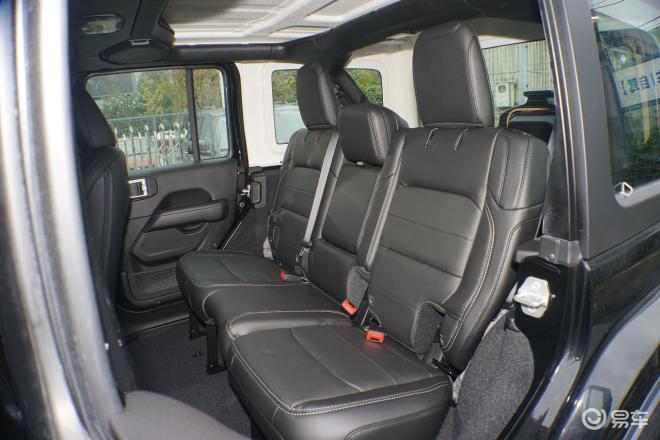 20款进口jeep牧马人撒哈拉整车性能参数:发动机 2.