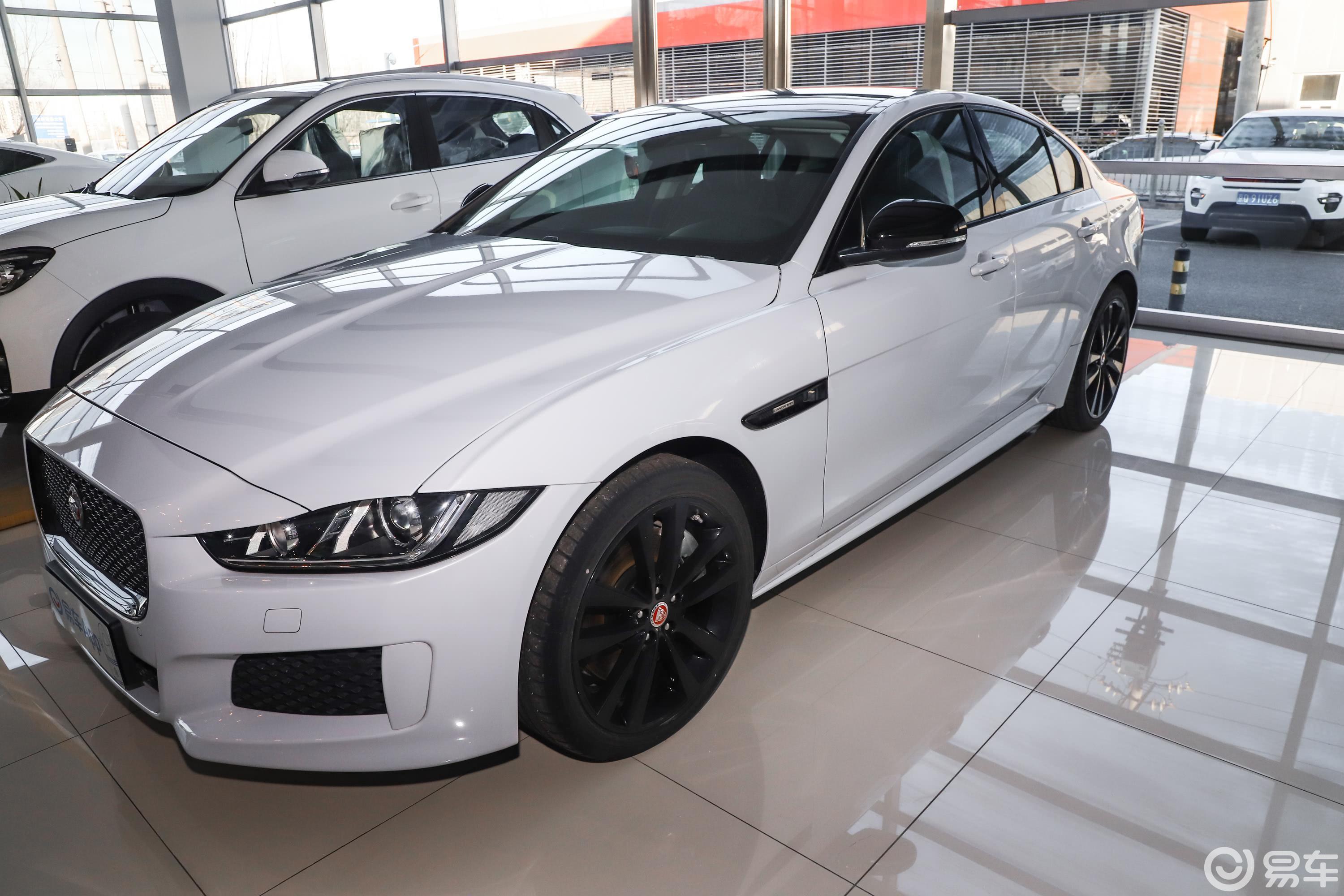 【捷豹xe2019款2.