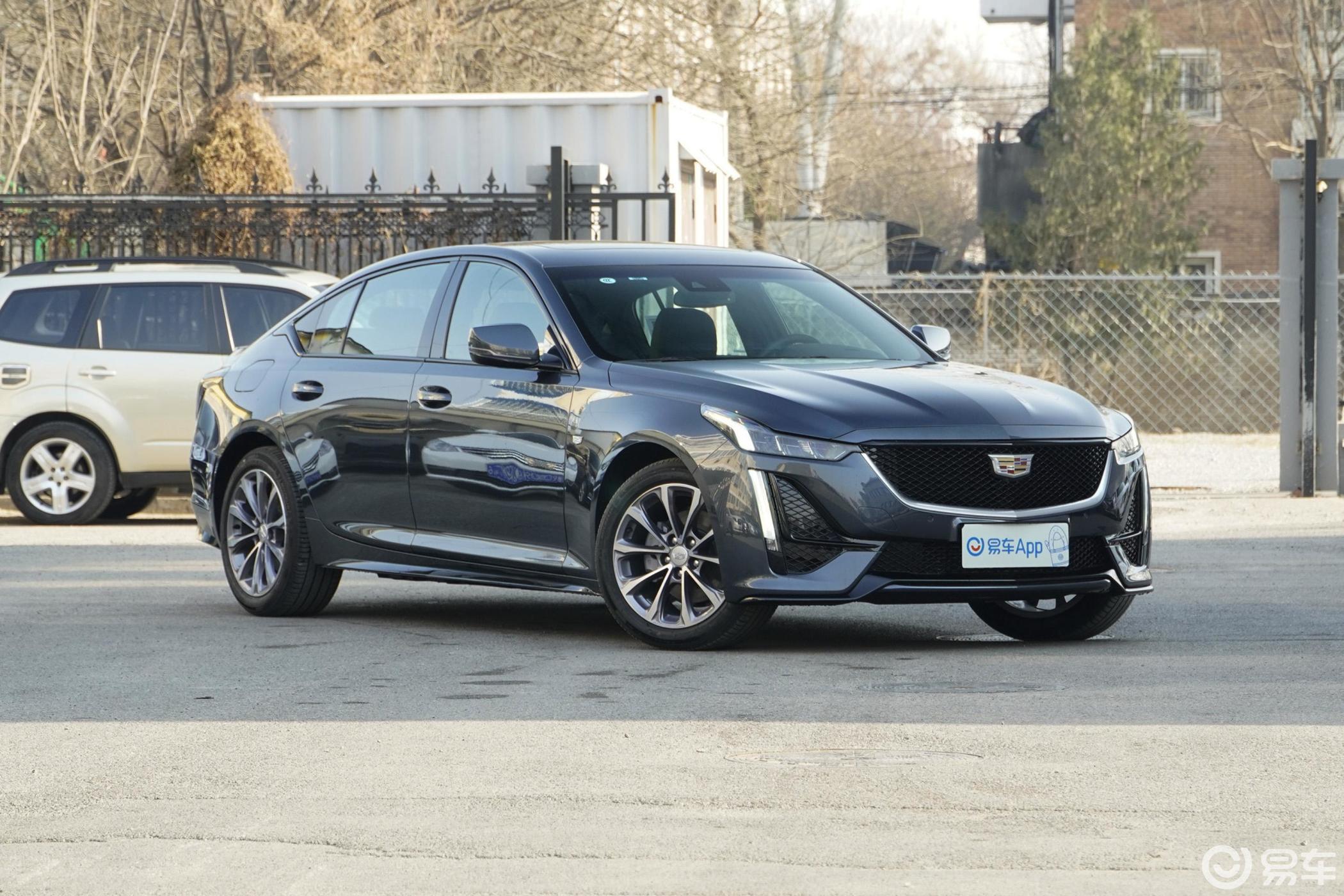 【凯迪拉克ct52020款28t 领先运动型侧前45度车头向右水平汽车图片