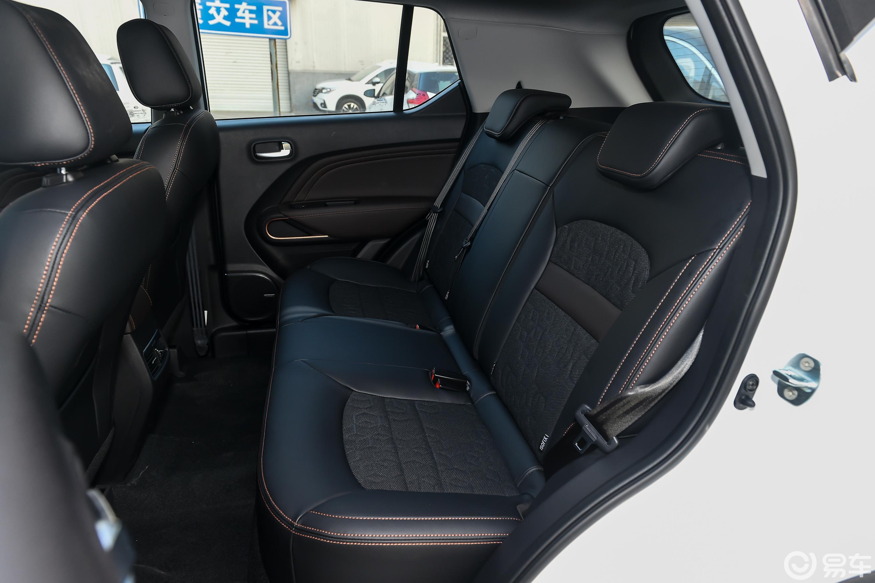 【传祺gs32020款150n 手自一体 精英版后排座椅汽车图片-汽车图片大全