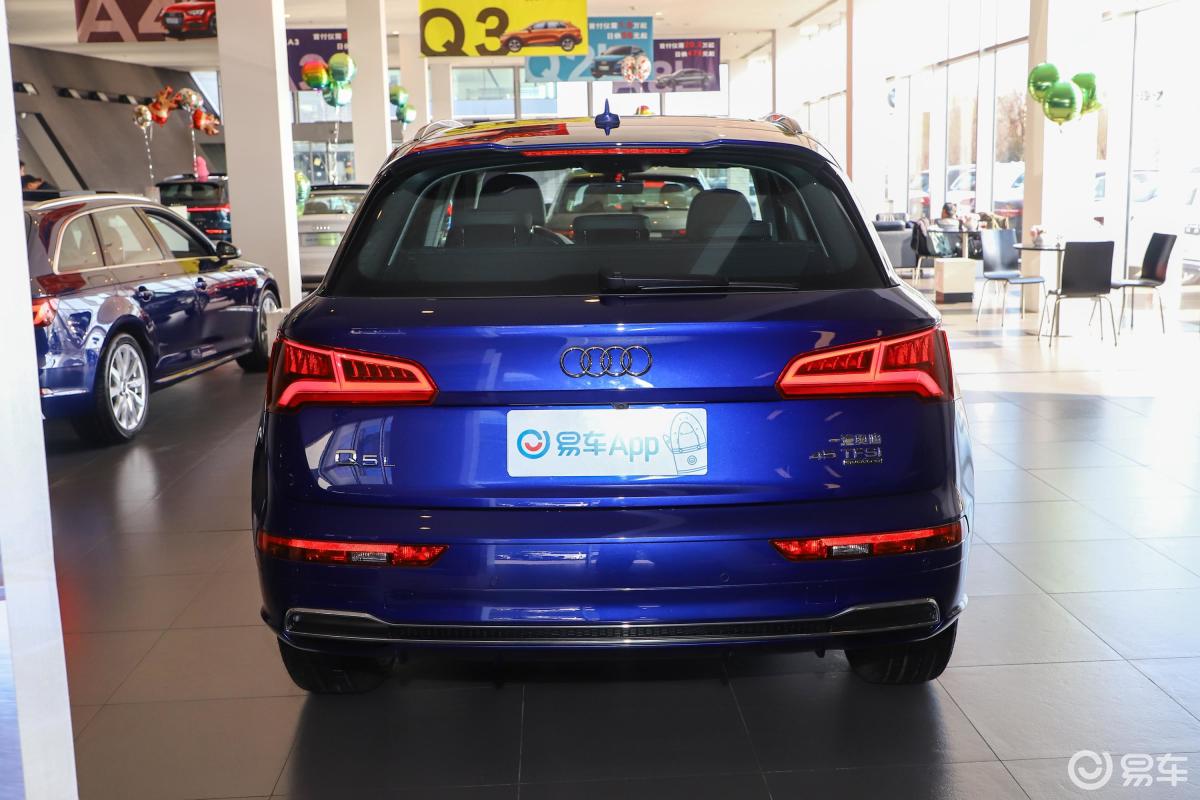 【奥迪q5l2020款45 tfsi 尊享时尚型正后水平汽车图片-汽车图片大全】
