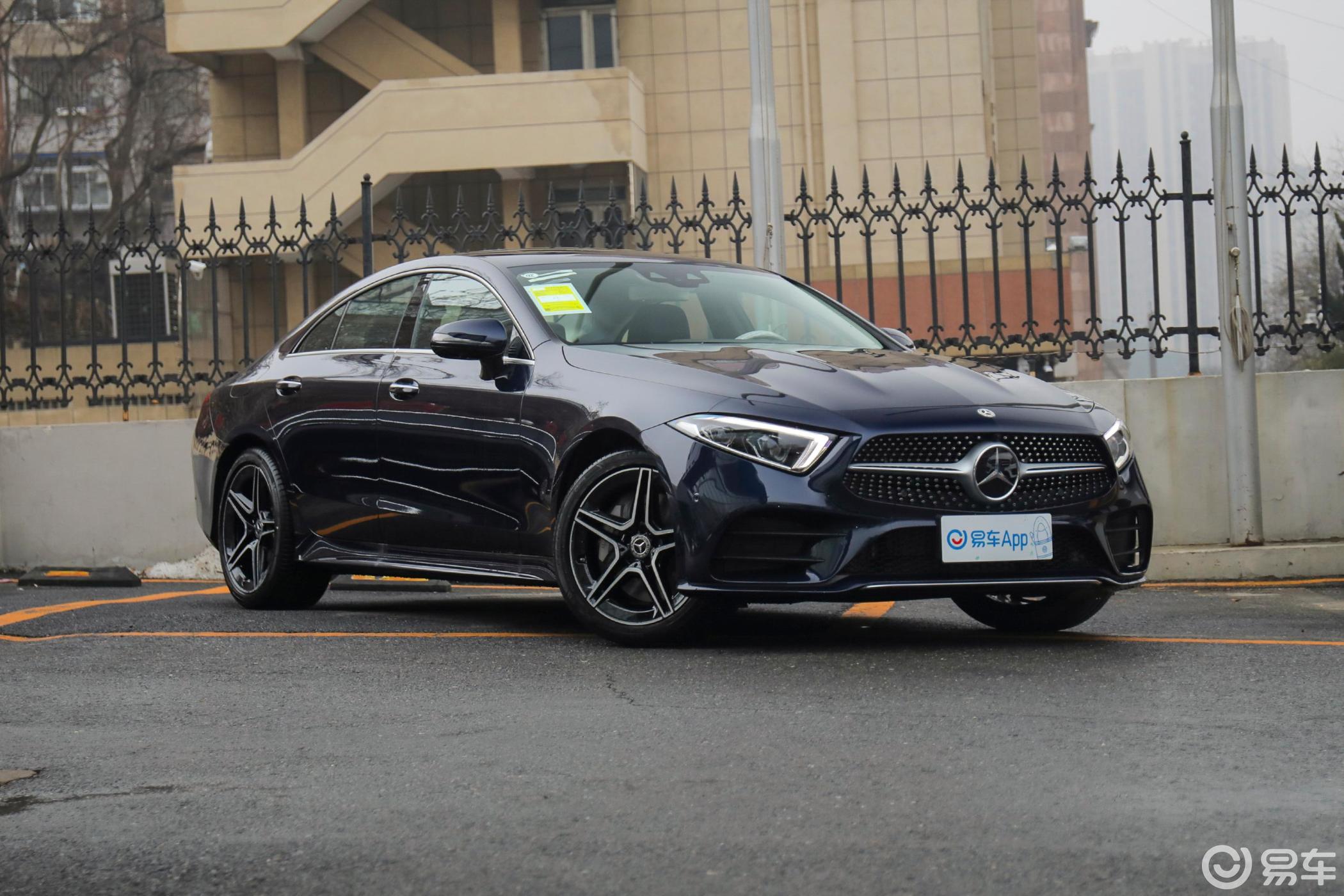 【奔驰cls级2020款cls 350 4matic侧前45度车头向右水平汽车图片-汽车