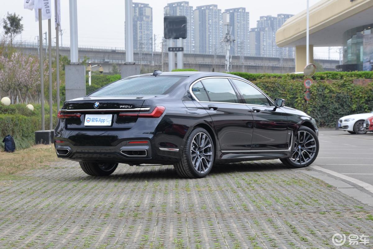 【宝马7系2019款改款 740li xdrive 行政型 m运动套装侧后45度车头