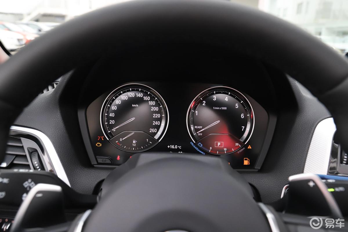 【宝马2系2019款敞篷轿跑车 225i 尊享型m运动套装仪表盘汽车图片