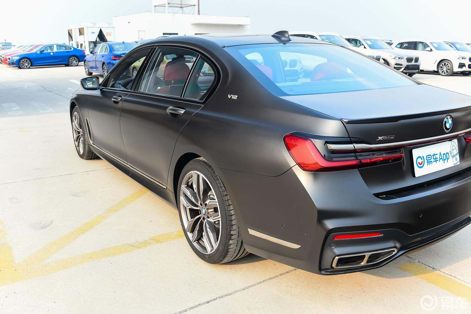 【宝马7系2019款改款 m760li xdrive v12 运动套装外观汽车图片-汽车