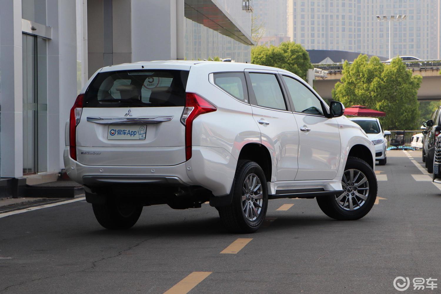 【帕杰罗劲畅2019款3.