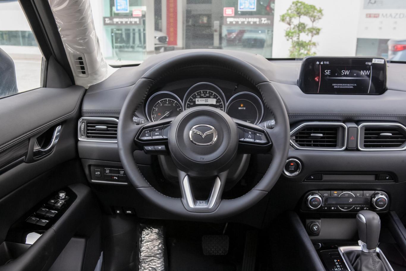 马自达cx-52.0l 手自一体 两驱 智尊型方向盘