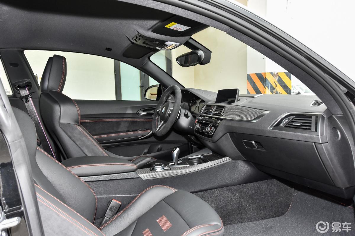 【宝马m22020款m2 雷霆印记限量版内饰全景副驾驶员方向汽车图片-汽车