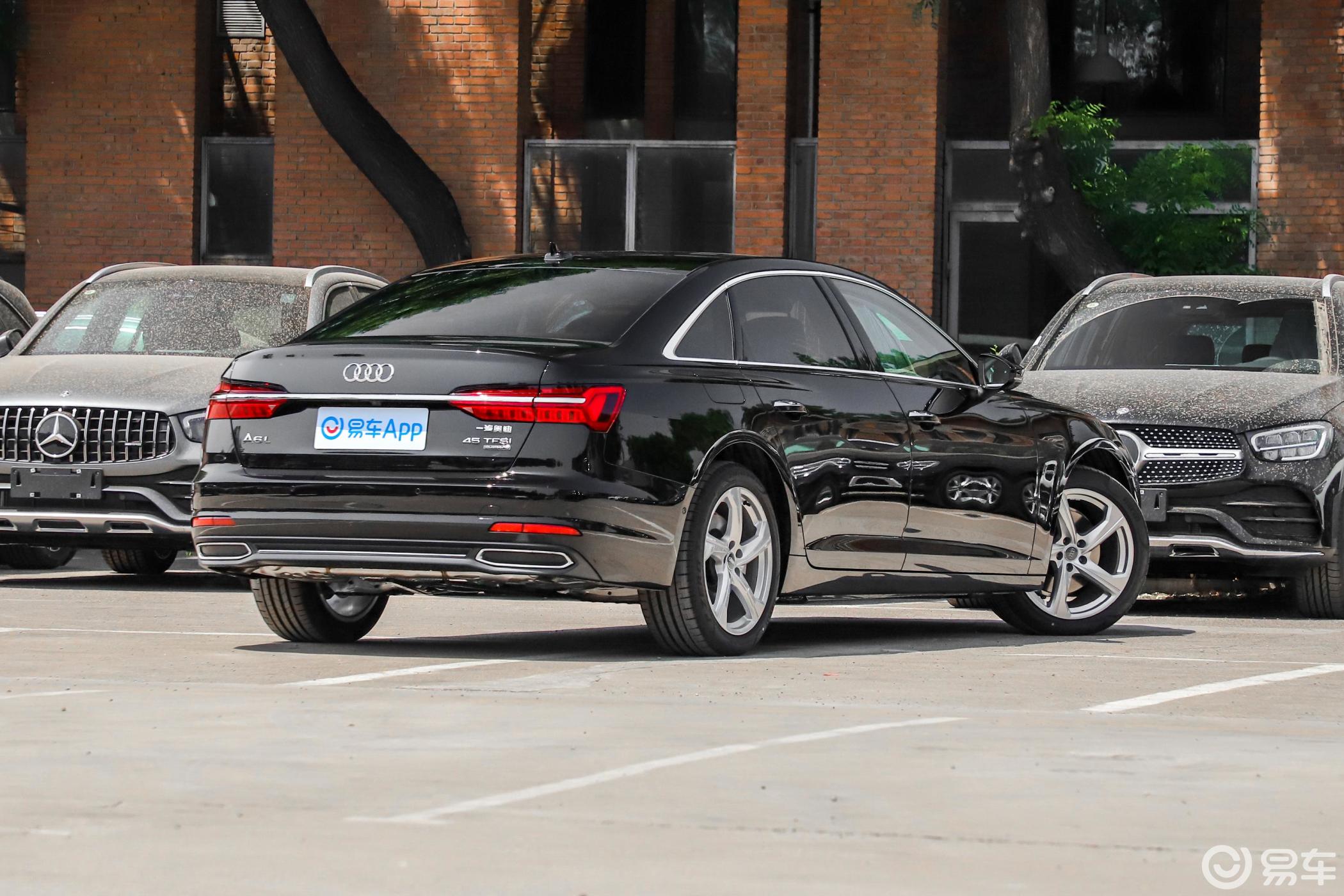 【奥迪a6l2020款45 tfsi quattro 尊享致雅版侧后45度车头向右水平