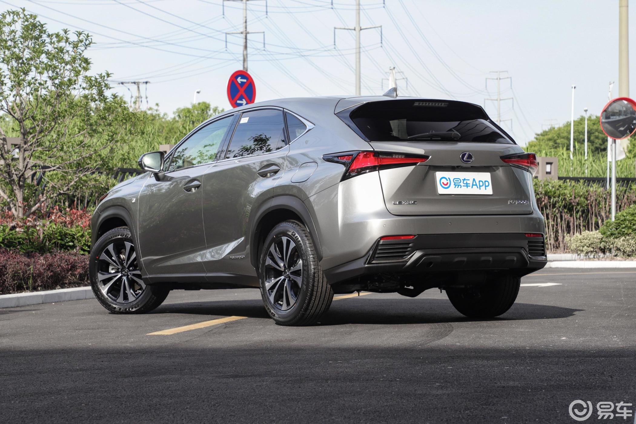 【雷克萨斯nx2020款300h 四驱 f sport 国vi侧后45度车头向左水平汽车