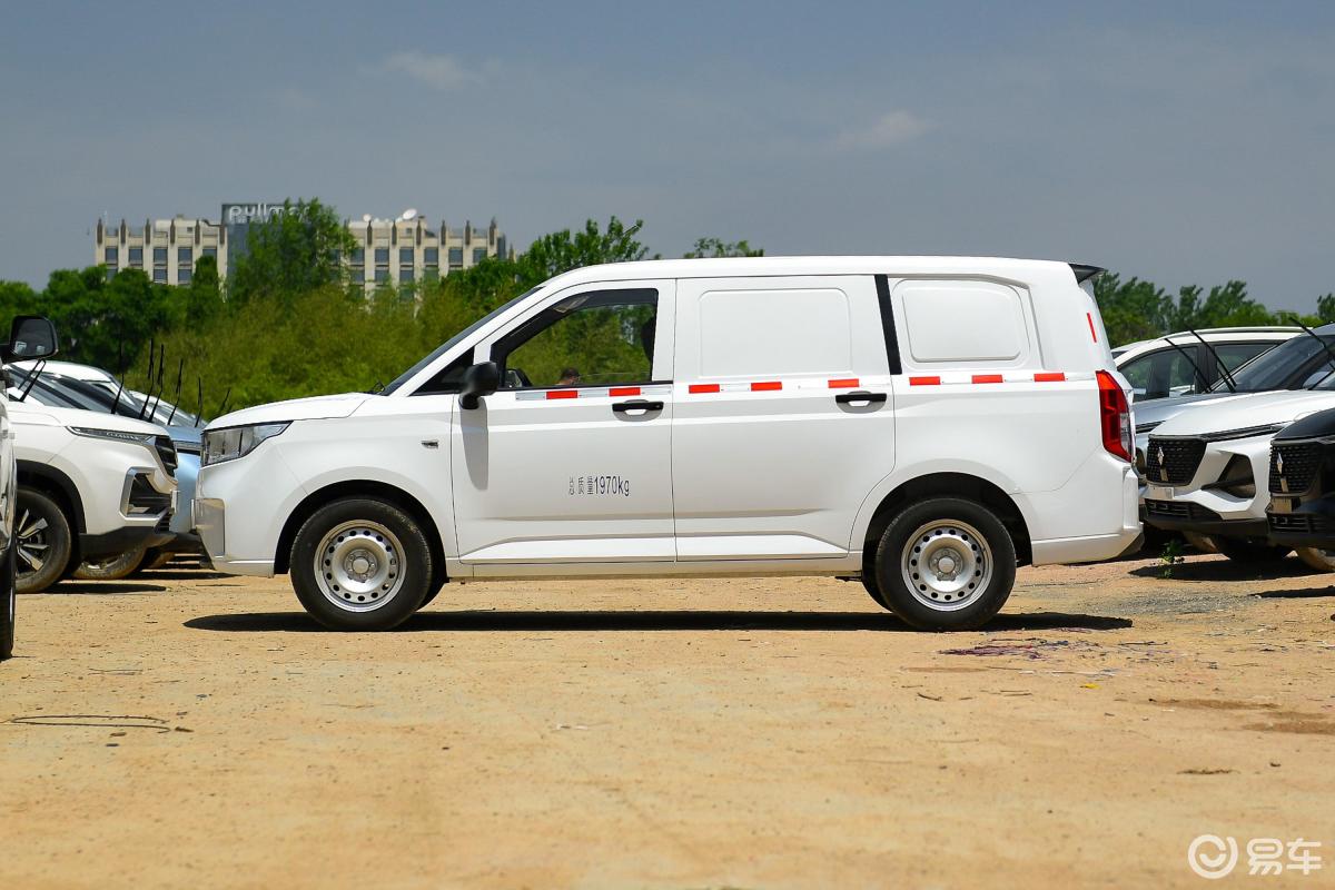 【五菱宏光plus2020款1.