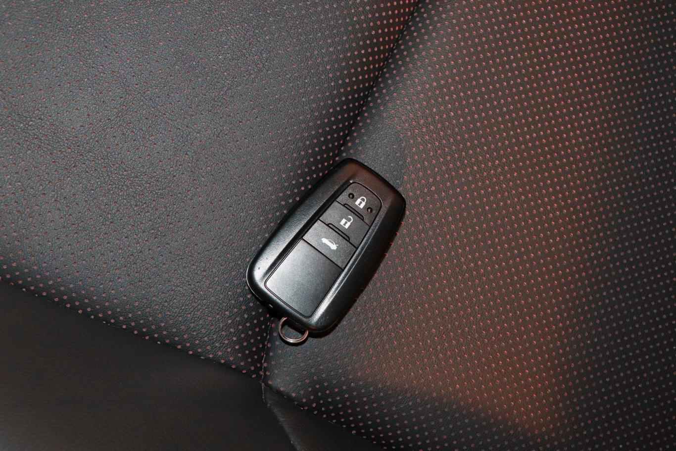 雷凌185t cvt 运动版钥匙正面