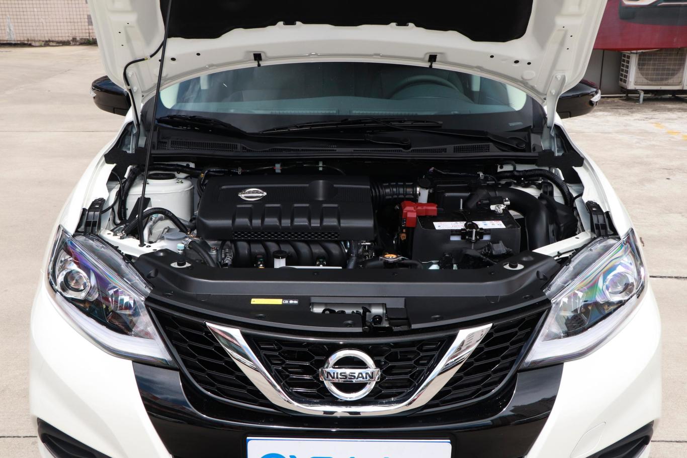 骐达1.6l cvt智行版发动机舱整体